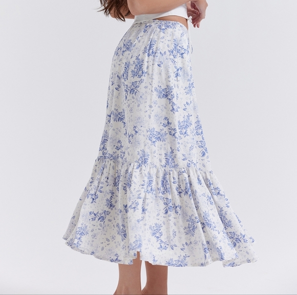 Blue Floral House of CB 'Aitana'-large - Picture 4 of 16